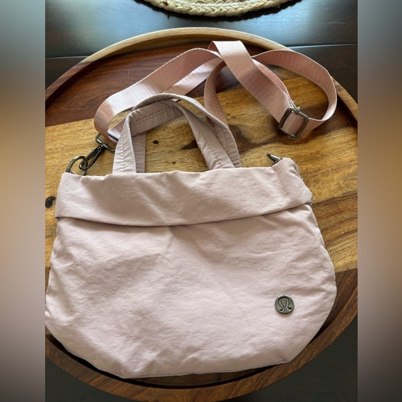 Lululemon Crossbody Handbag Never used, only stored - Picture 3 of 14